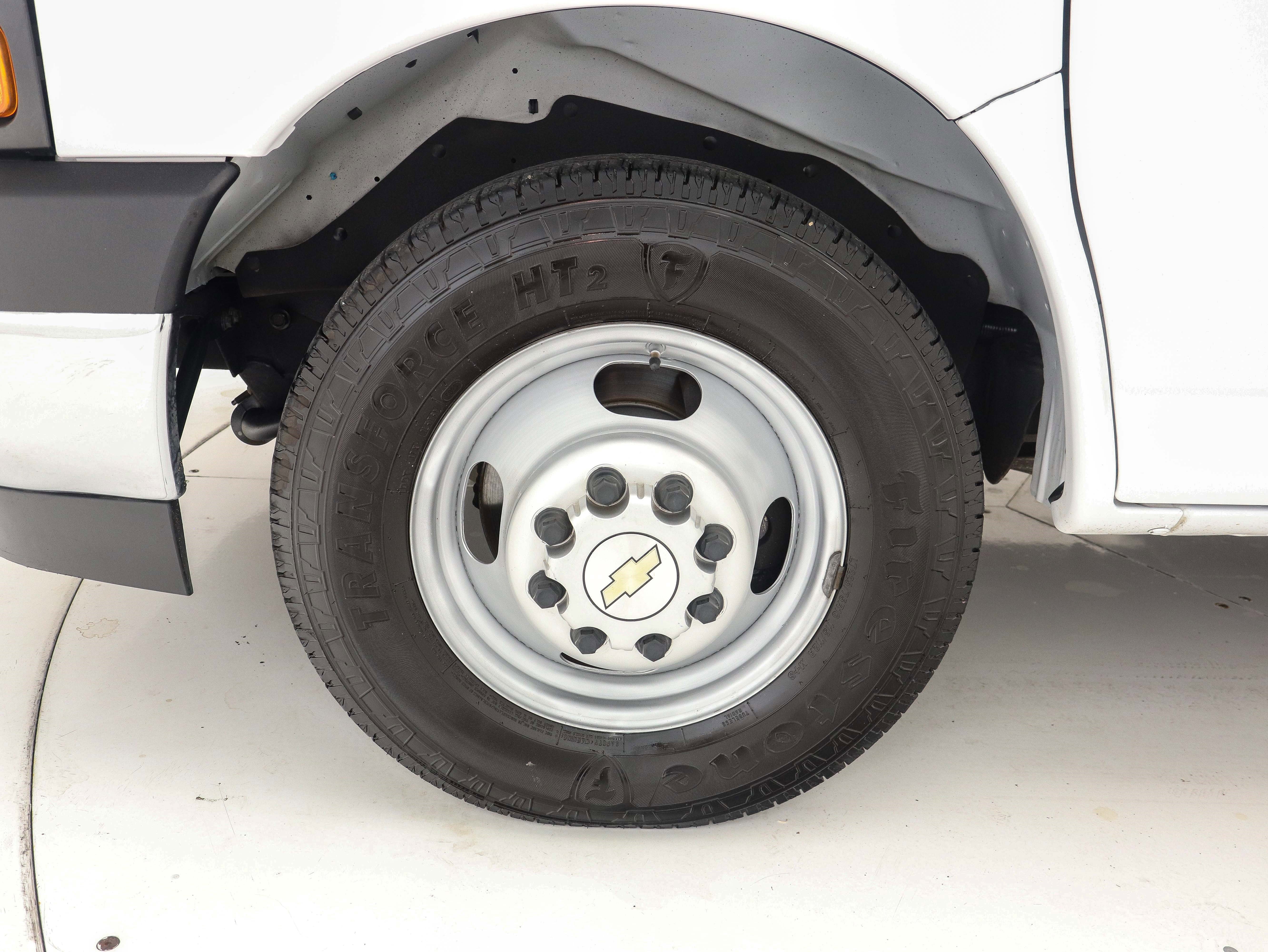 Used 2020 Chevrolet Express 3500 w/ Power Convenience Package image 27