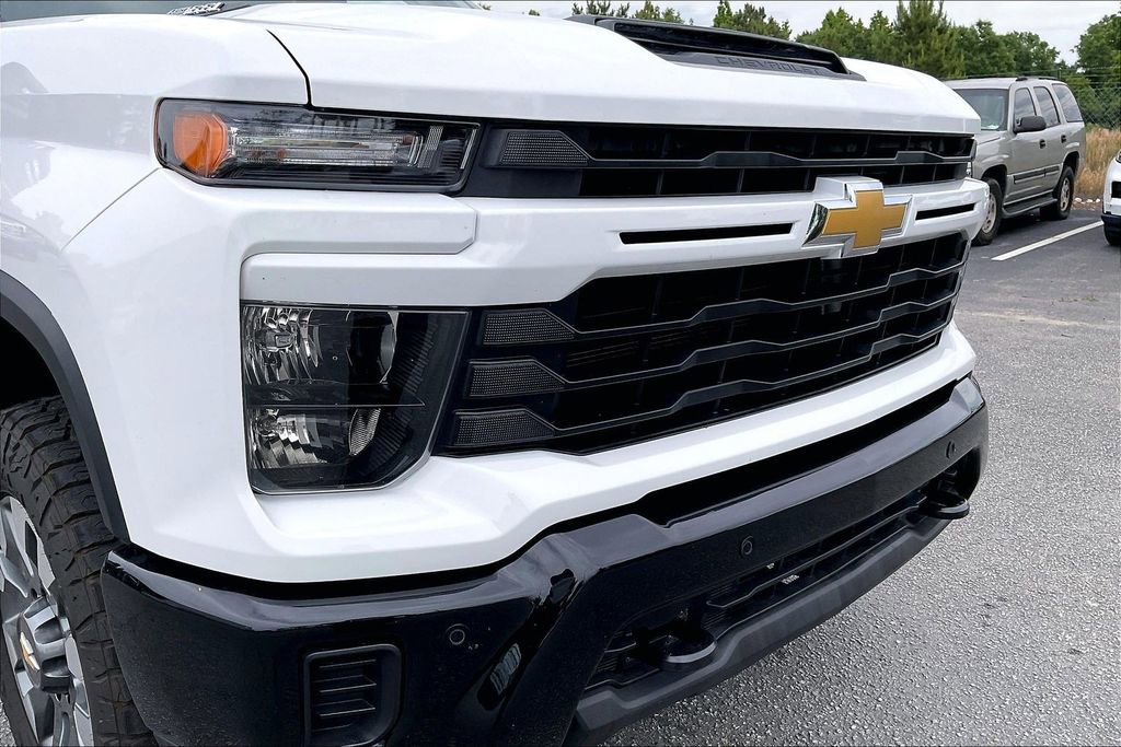 Used 2025 Chevrolet Silverado 2500 Custom w/ Custom Value Package AWD/4WD image 28