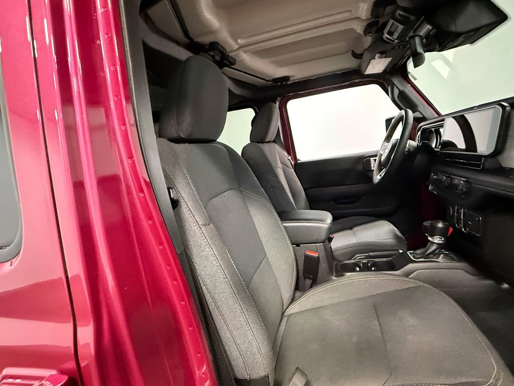 Used 2024 Jeep Wrangler Unlimited Sahara w/ Technology Group AWD/4WD image 61