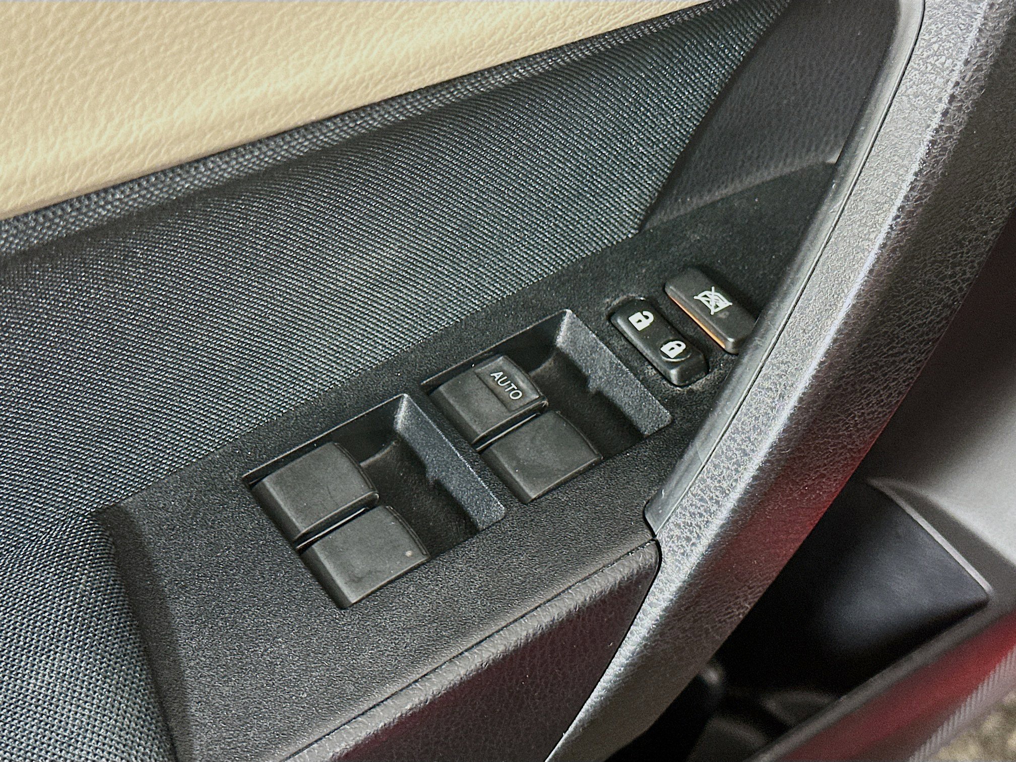 Used 2015 Toyota Corolla LE image 15