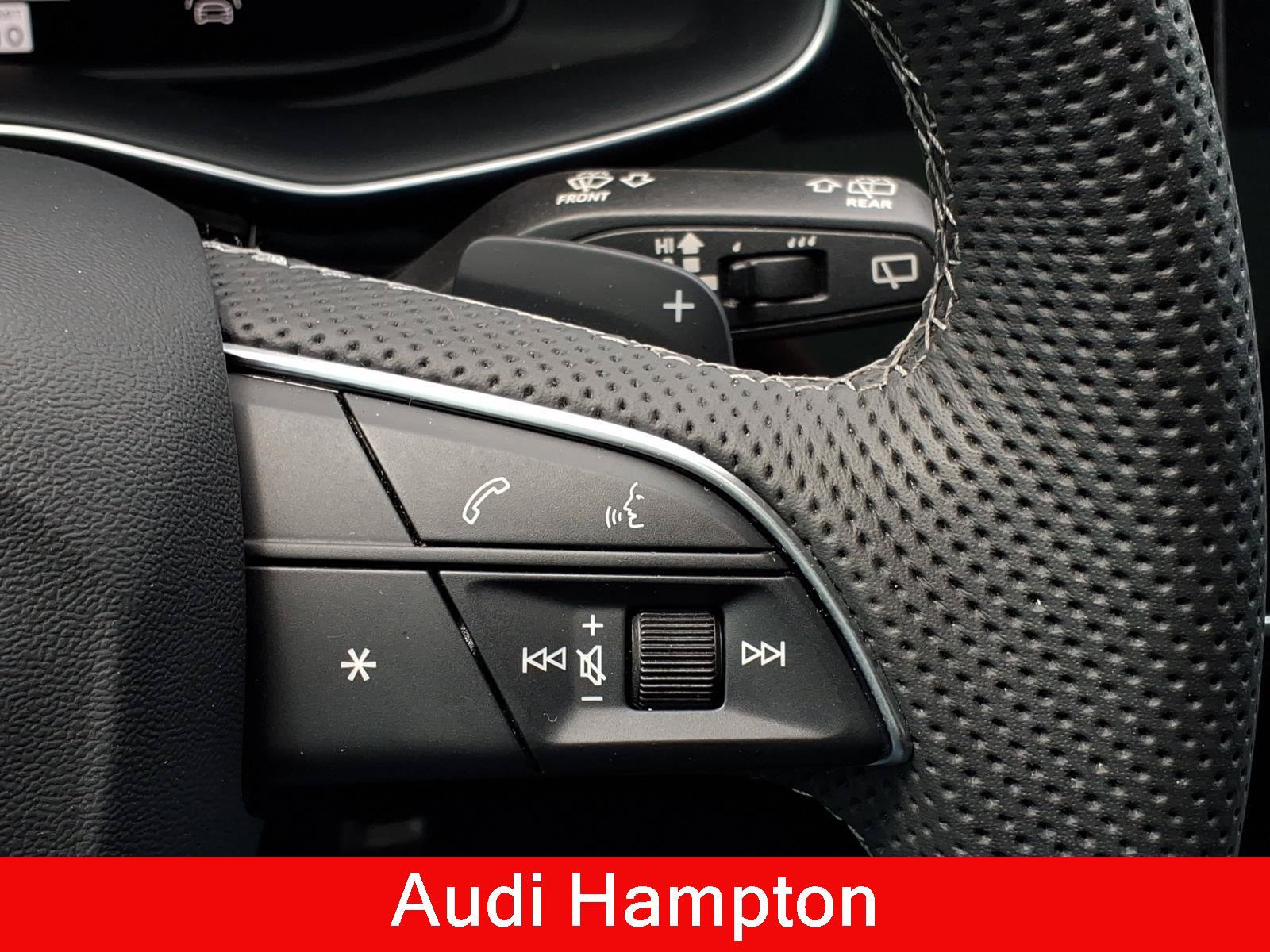 Used 2023 Audi SQ8 Prestige AWD/4WD image 26