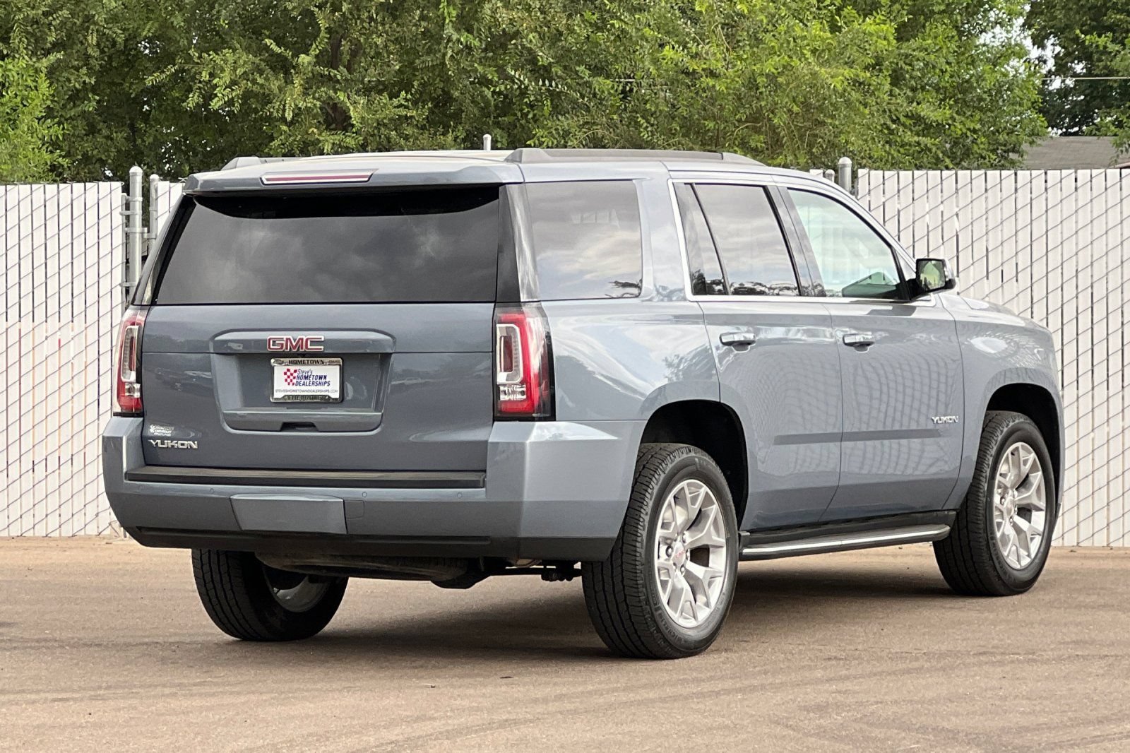 Used 2015 GMC Yukon SLE w/ Convenience Package AWD/4WD image 4
