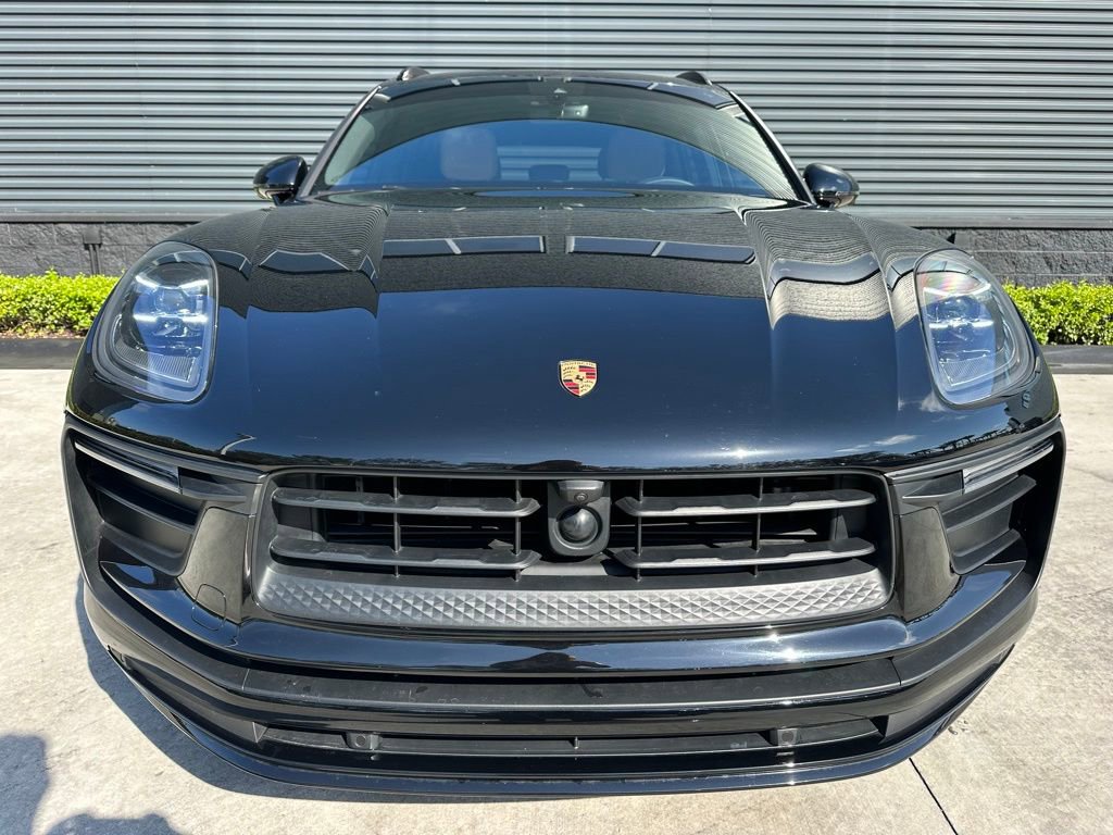 Certified 2024 Porsche Macan image 8