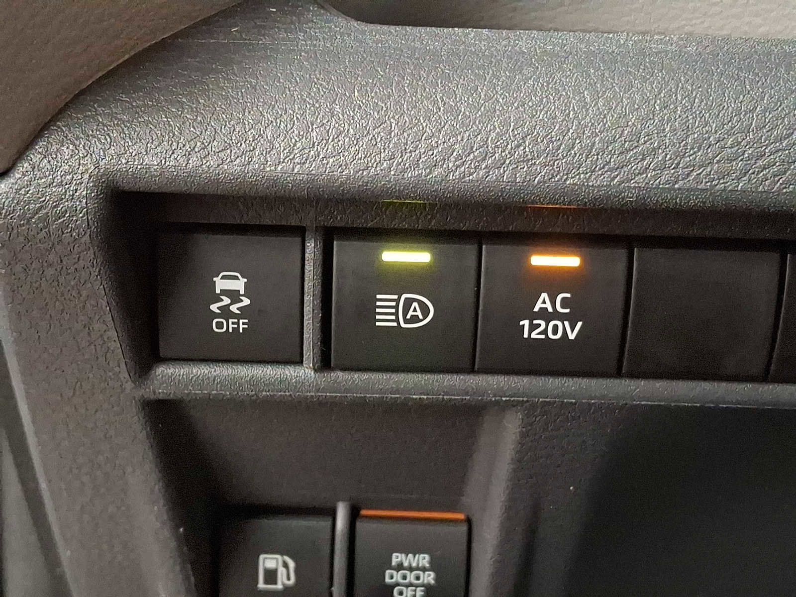 Used 2021 Toyota Sienna XLE w/ XLE Plus Package image 23