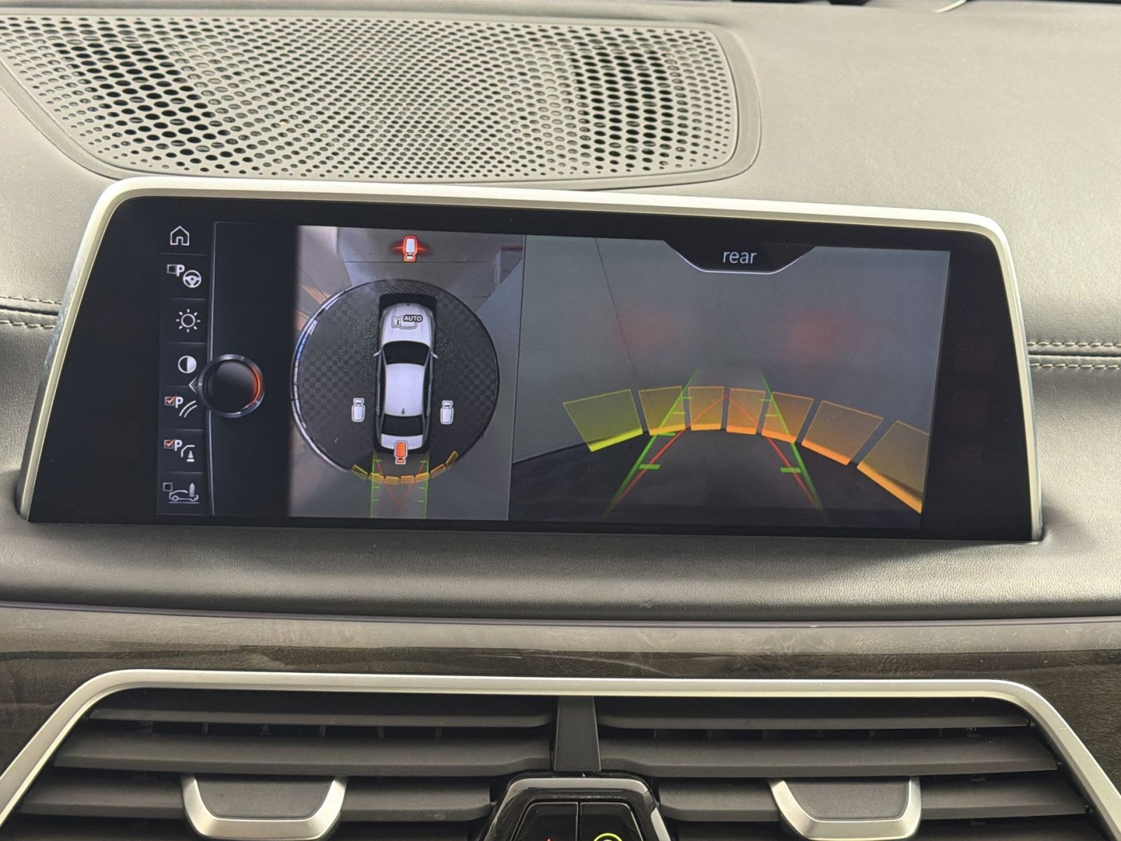 Used 2017 BMW 740i xDrive image 19