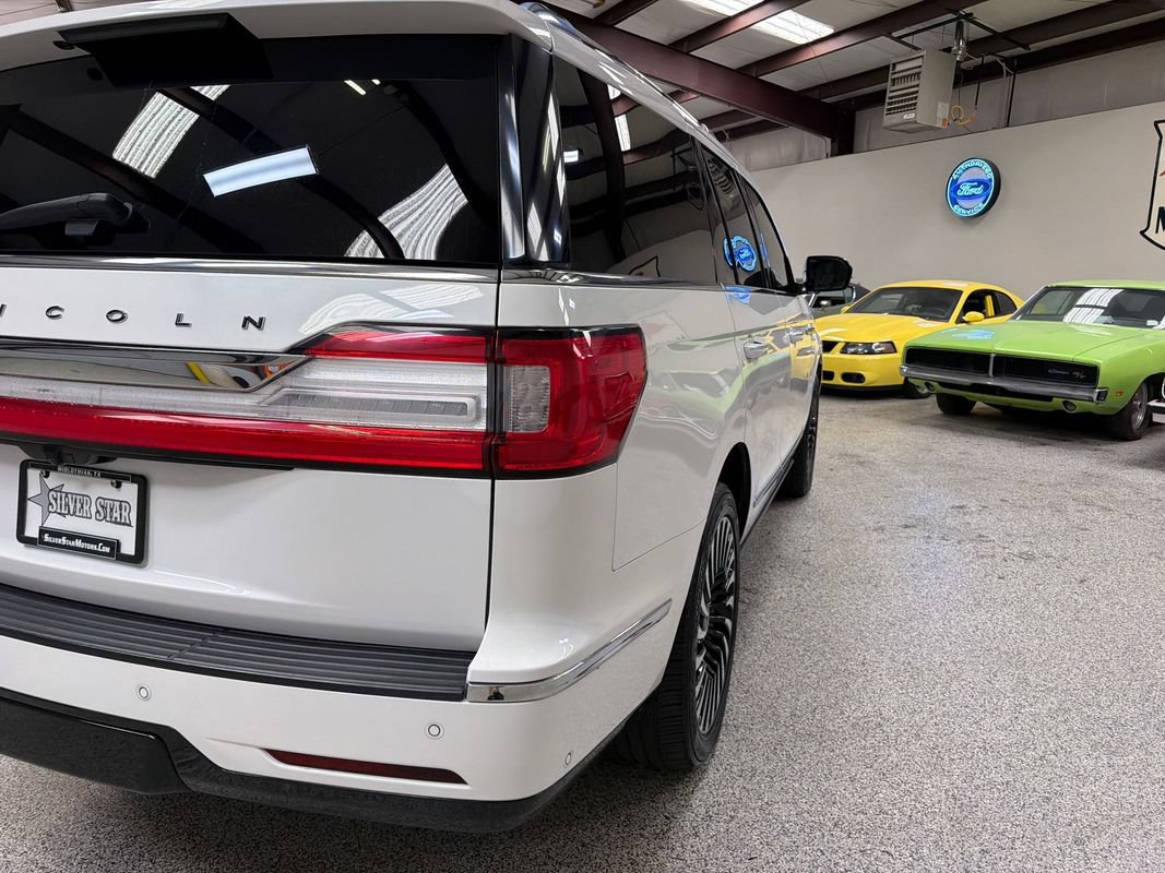 Used 2020 Lincoln Navigator Black Label w/ Cargo Convenience Package AWD/4WD image 16