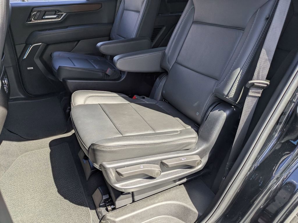 Used 2025 GMC Yukon Denali image 27