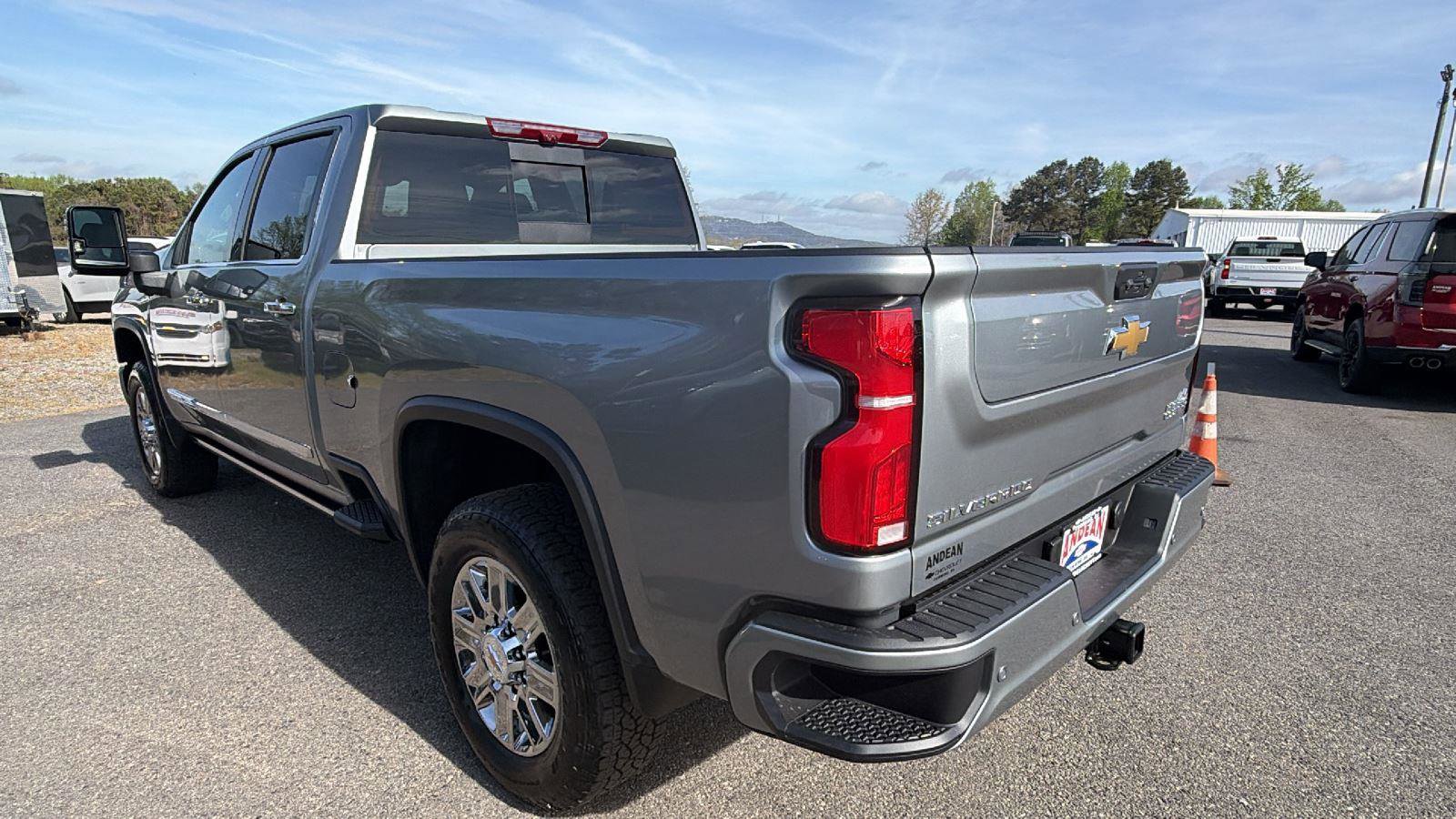 New 2026 Chevrolet Silverado 2500 High Country w/ High Country Premium Package AWD/4WD image 7
