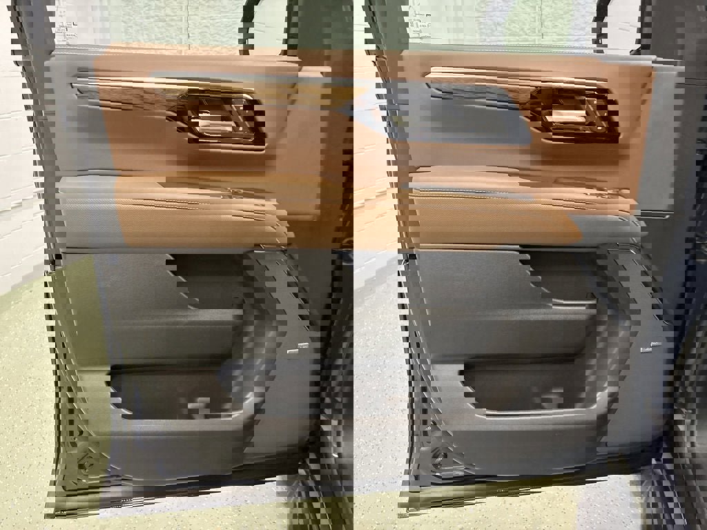 New 2026 Chevrolet Suburban High Country w/ Sun And Tow Package image 13