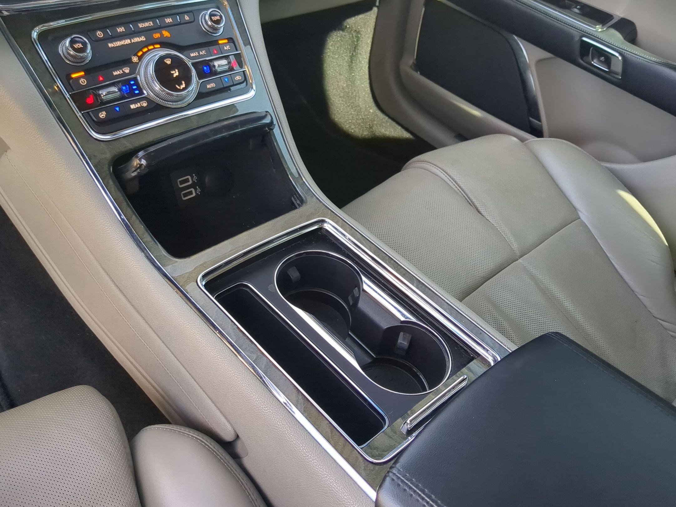 Used 2018 Lincoln Continental Reserve image 20