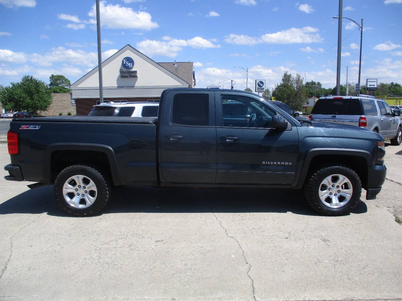 Used 2017 Chevrolet Silverado 1500 LT w/ All Star Edition AWD/4WD image 8