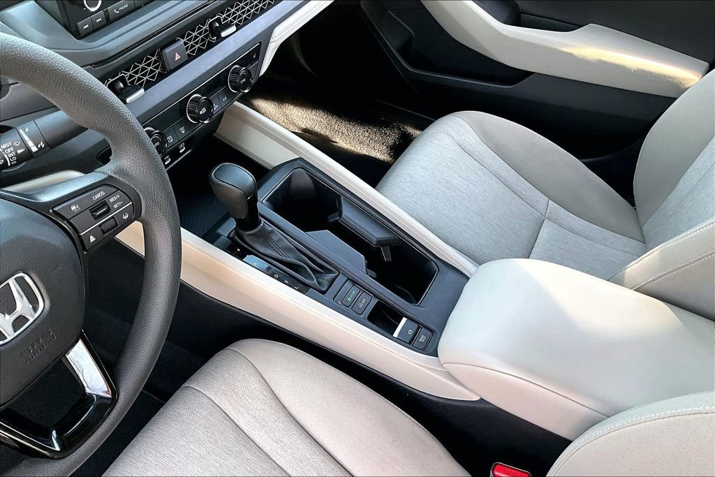 Used 2023 Honda Accord EX image 18