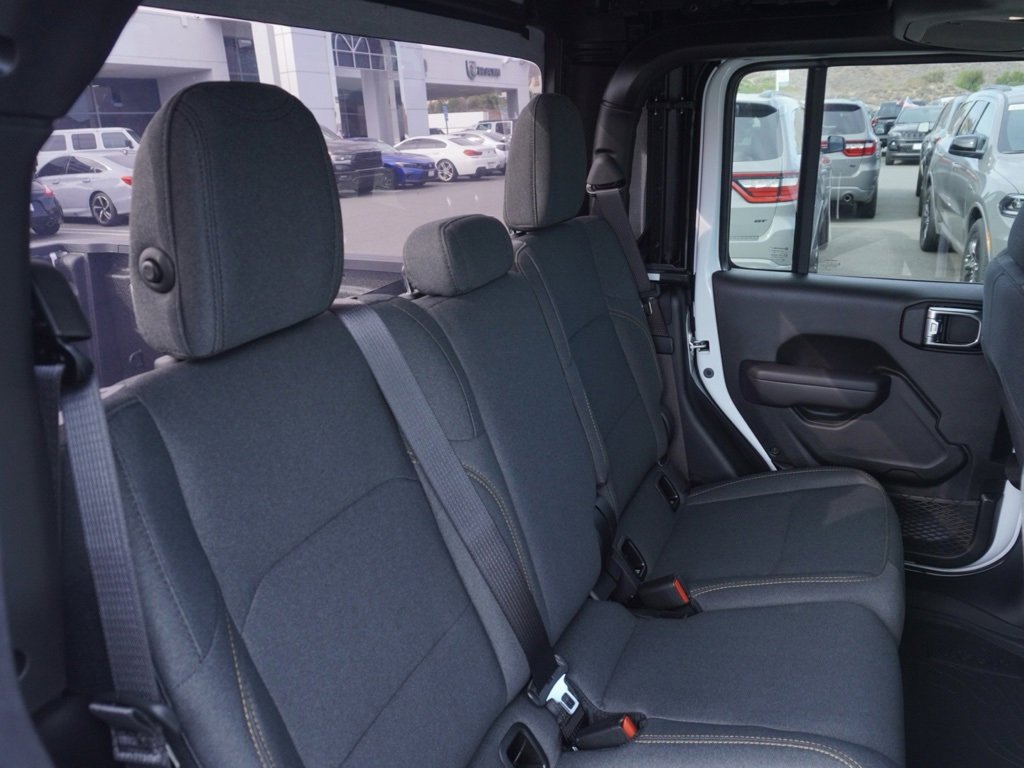 New 2025 Jeep Gladiator Sport S image 25