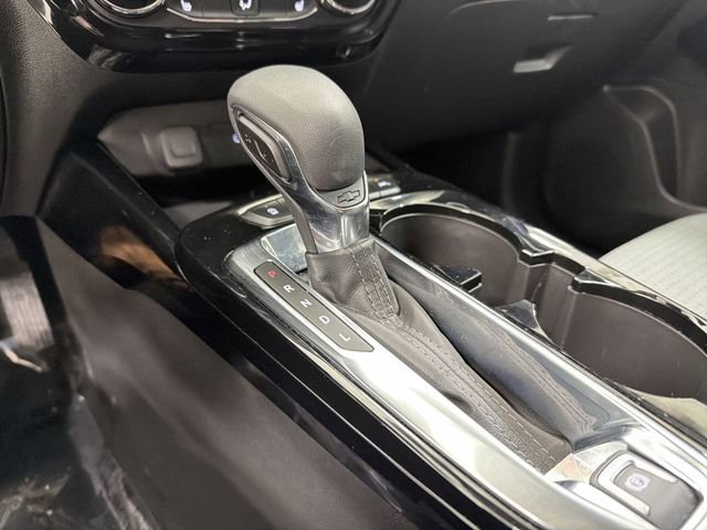 Used 2025 Chevrolet Trax LT w/ LT Convenience Package image 25