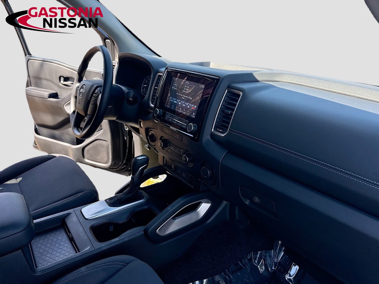 Used 2022 Nissan Frontier SV w/ Technology Package image 37