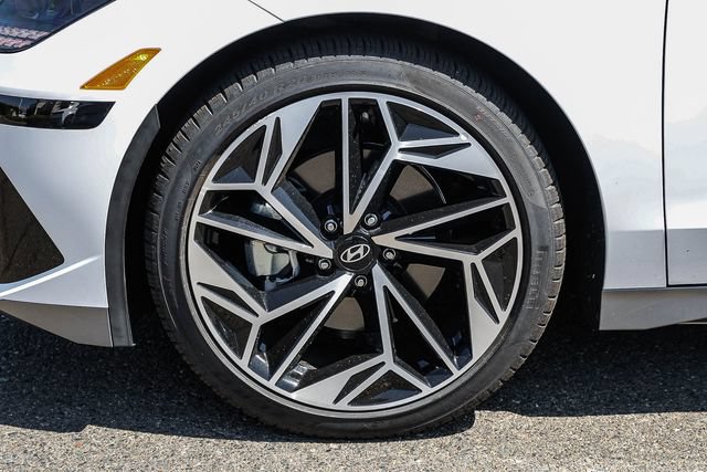Certified 2025 Hyundai Ioniq 6 SEL RWD image 11