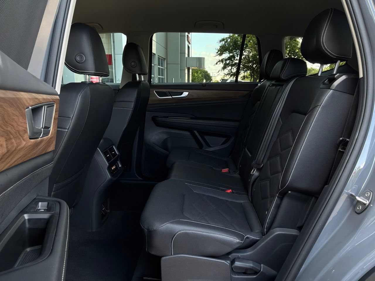 Used 2026 Volkswagen Atlas SE AWD/4WD image 12