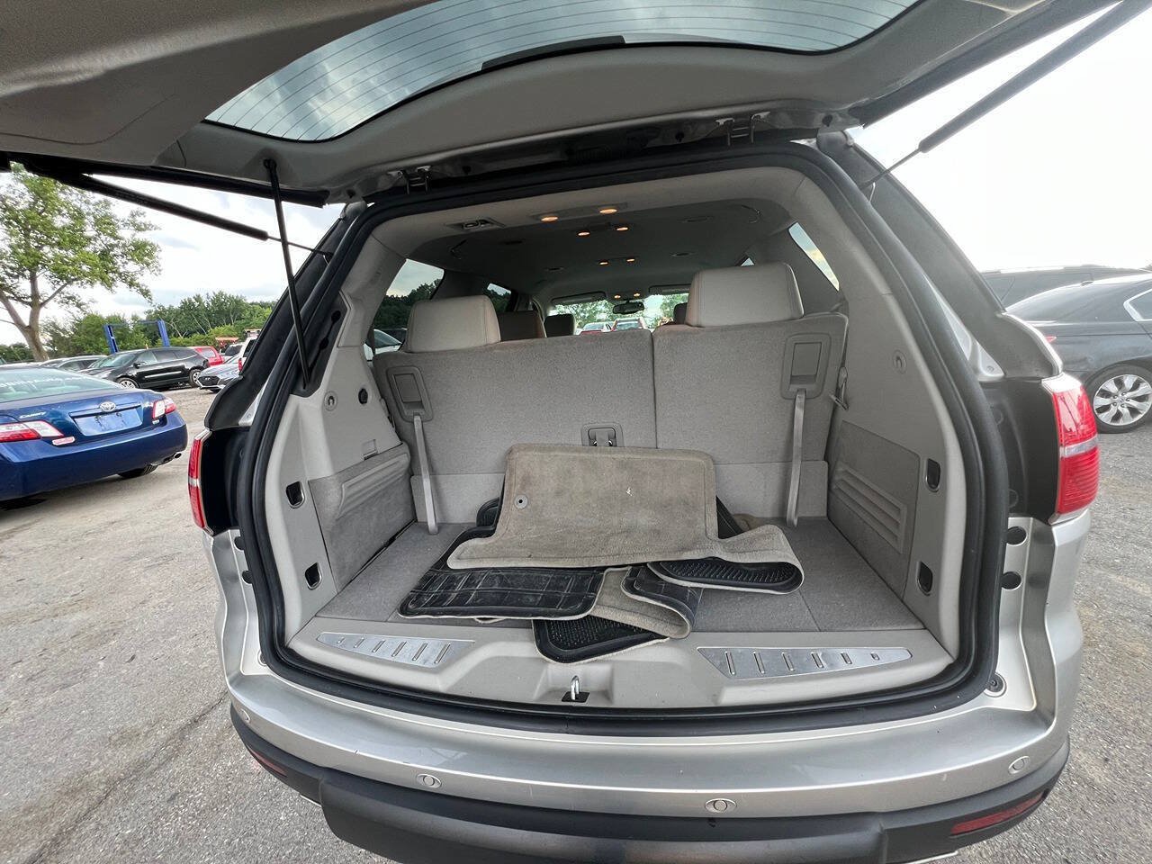 Used 2008 Saturn Outlook XR w/ Premium Trim Package FWD image 5