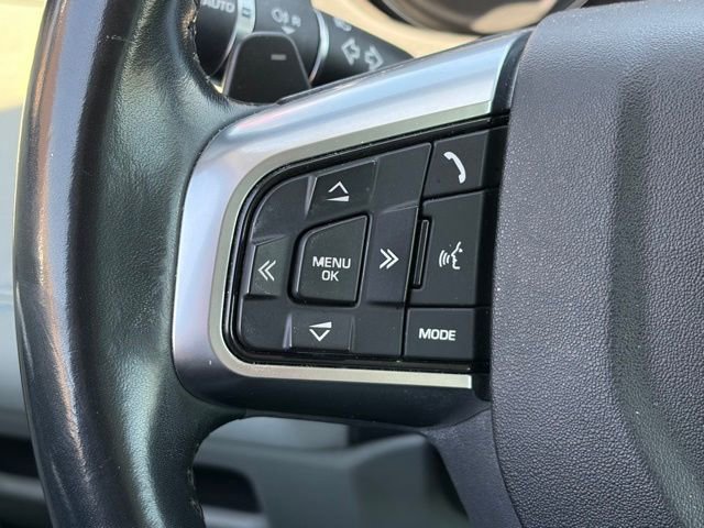 Used 2017 Land Rover Discovery Sport SE image 10