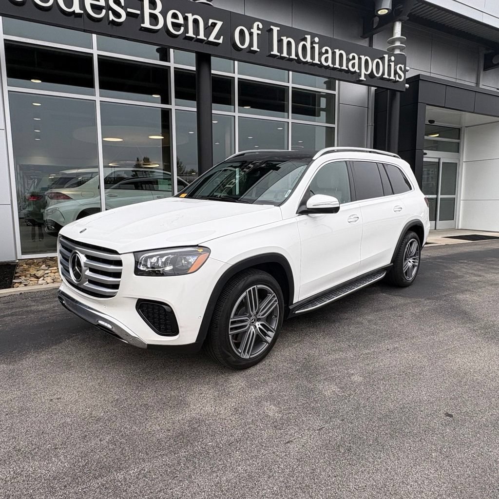 Used 2024 Mercedes-Benz GLS 450 4MATIC image 2