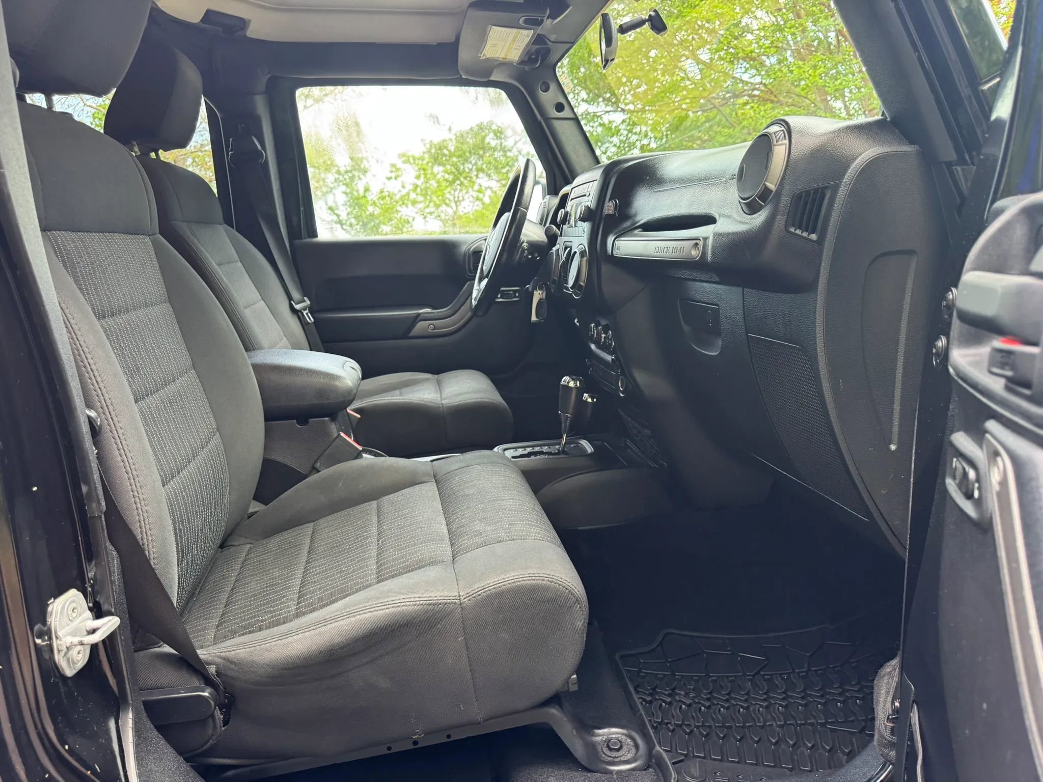 Used 2011 Jeep Wrangler Unlimited Sport AWD/4WD image 14