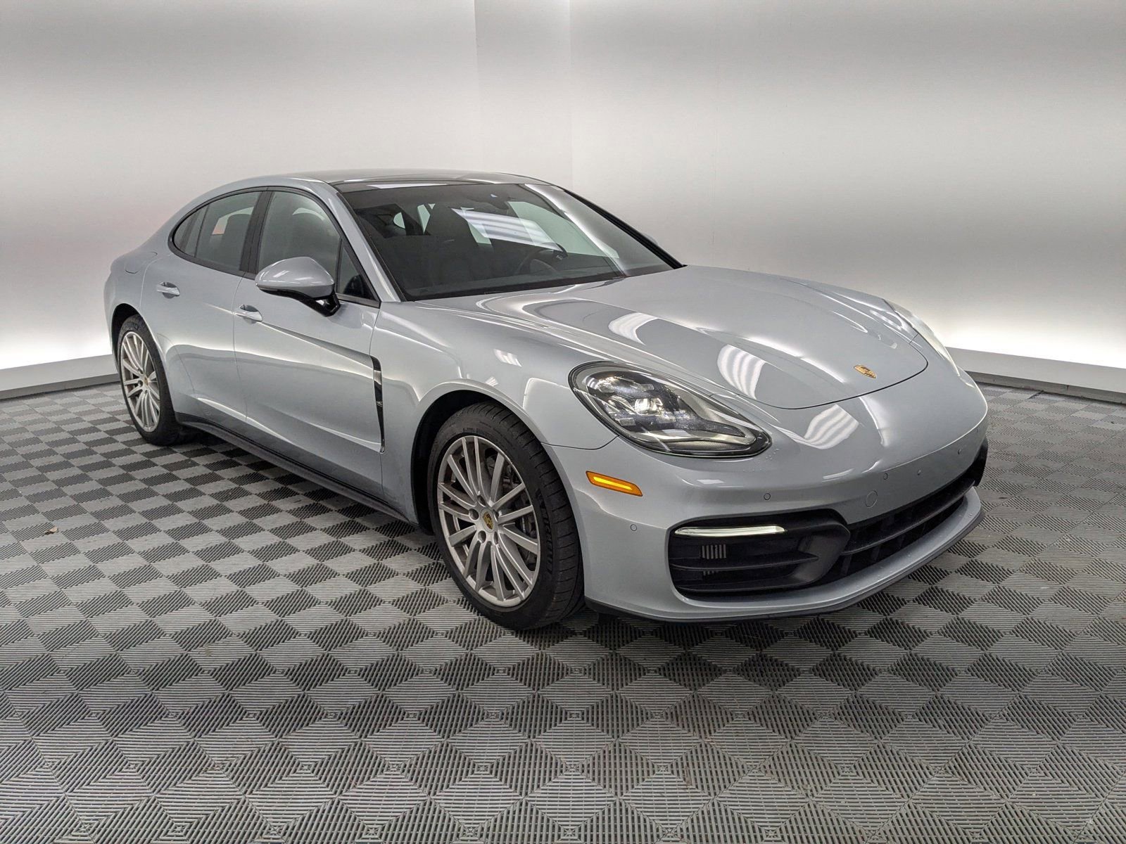 Certified 2021 Porsche Panamera image 8