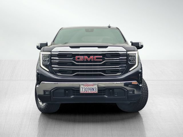 Used 2022 GMC Sierra 1500 SLT w/ SLT Convenience Package AWD/4WD image 2