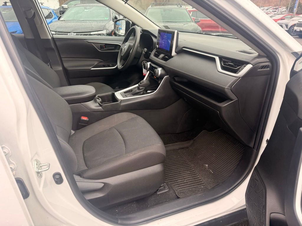 Used 2024 Toyota RAV4 LE image 20