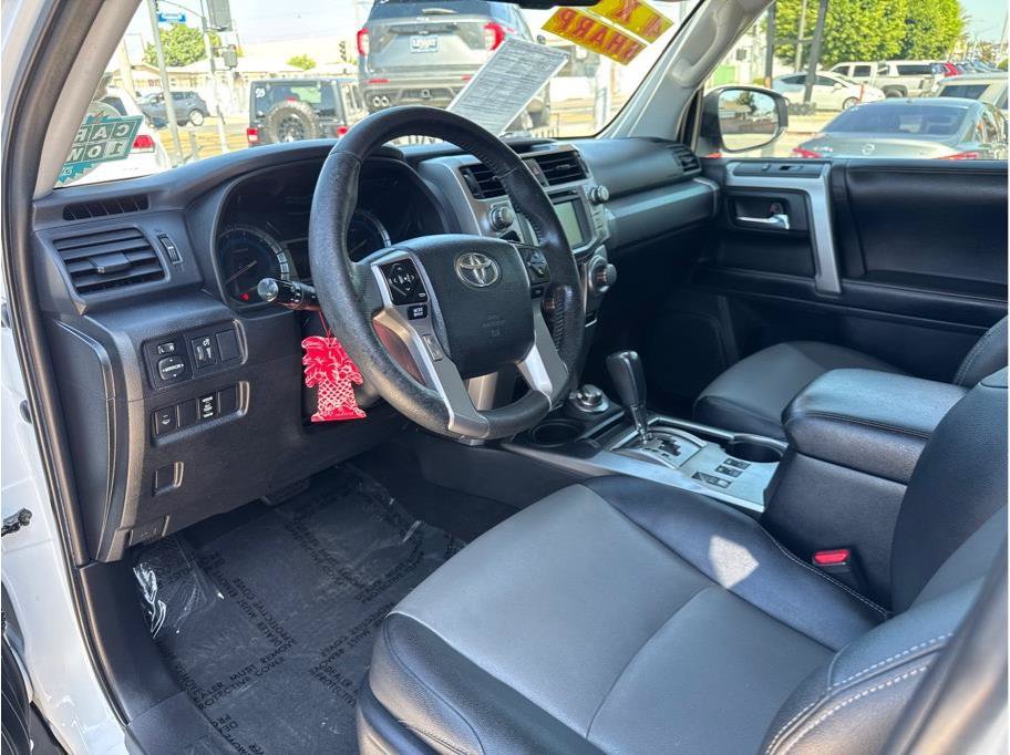 Used 2017 Toyota 4Runner SR5 Premium AWD/4WD image 16