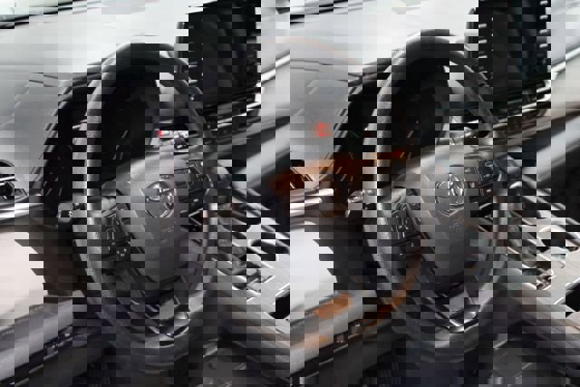 Used 2024 Toyota Sienna LE image 12