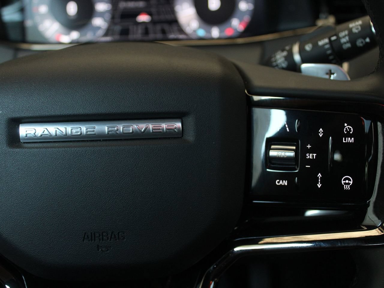 Used 2024 Land Rover Range Rover Evoque S AWD/4WD image 39