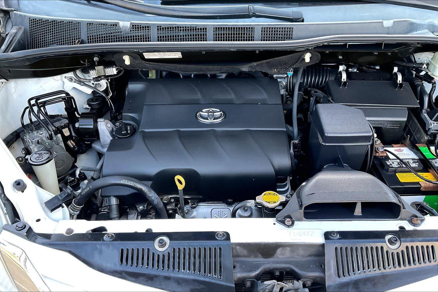 Used 2015 Toyota Sienna LE FWD image 31