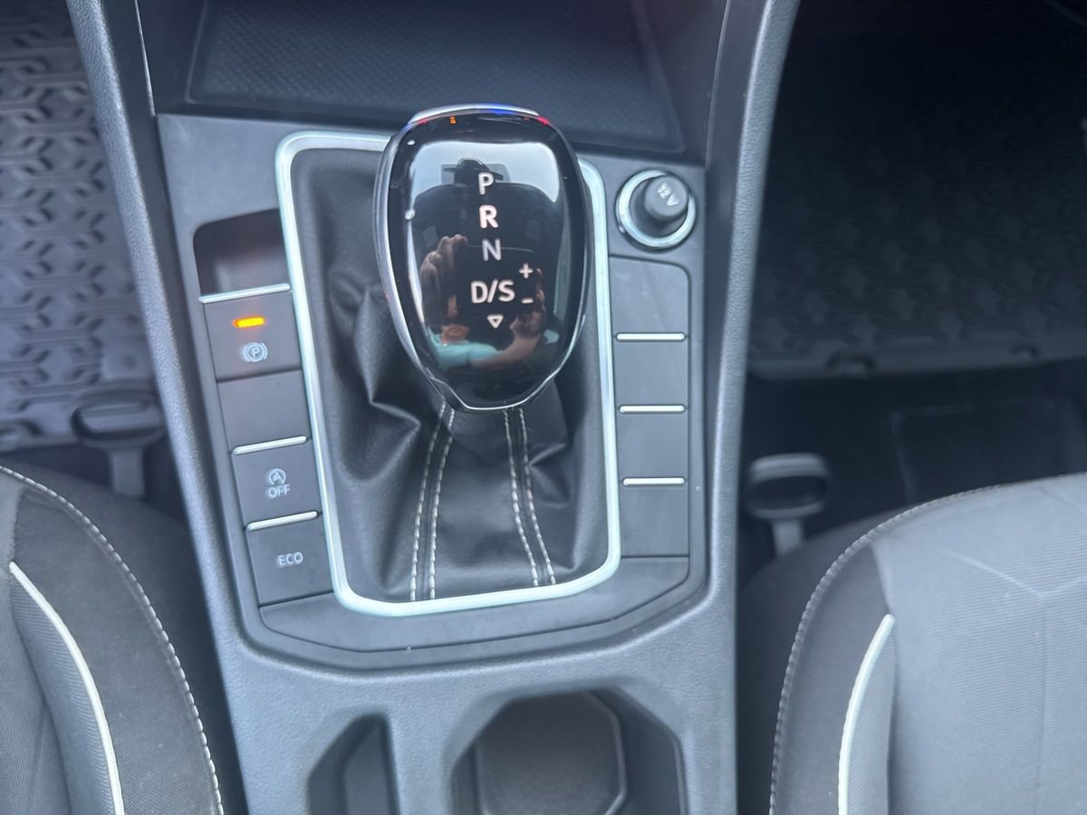 Used 2025 Volkswagen Jetta Sport FWD image 26
