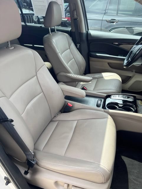 Used 2016 Honda Pilot Touring image 18