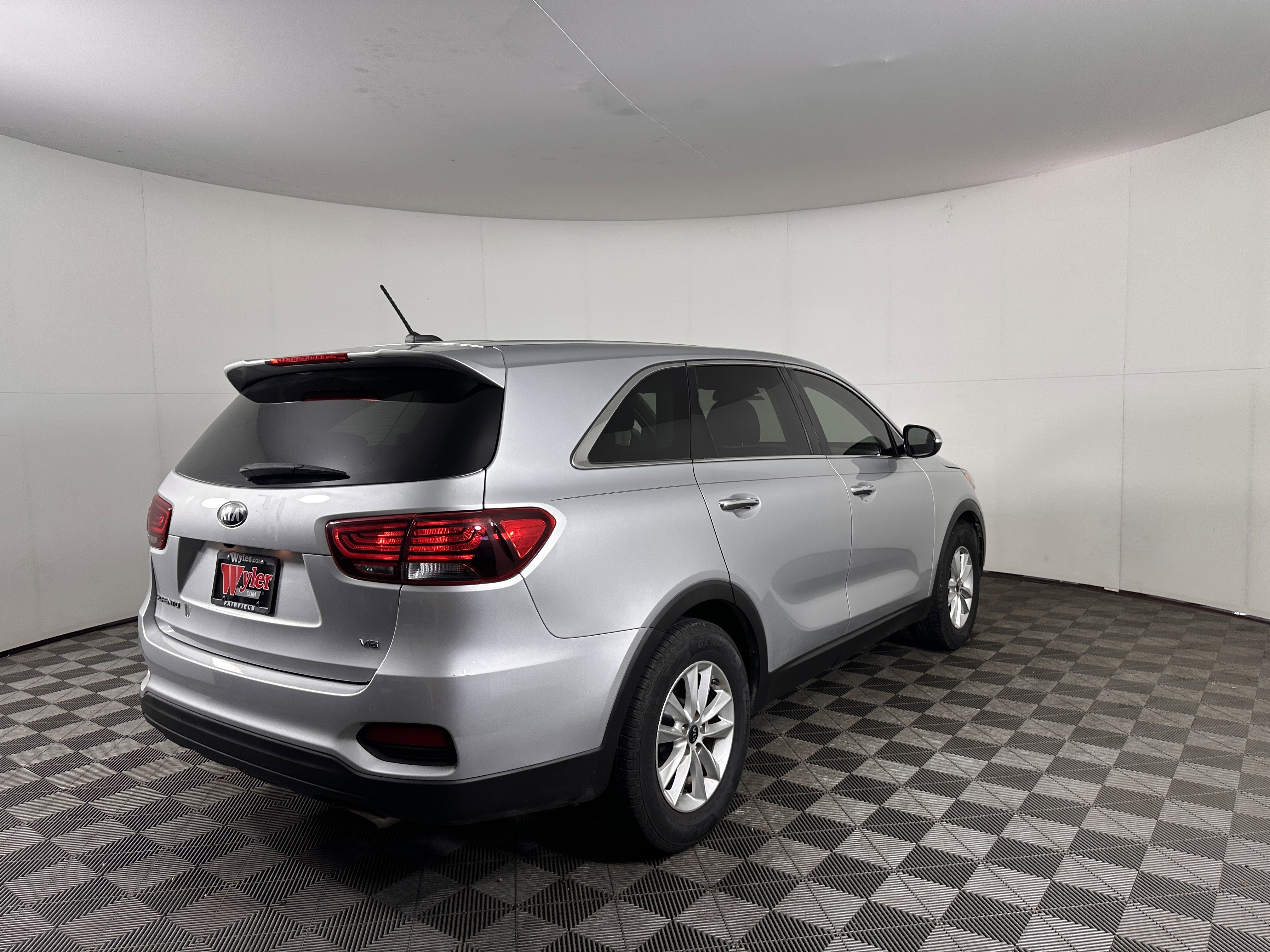 Used 2019 Kia Sorento LX image 20