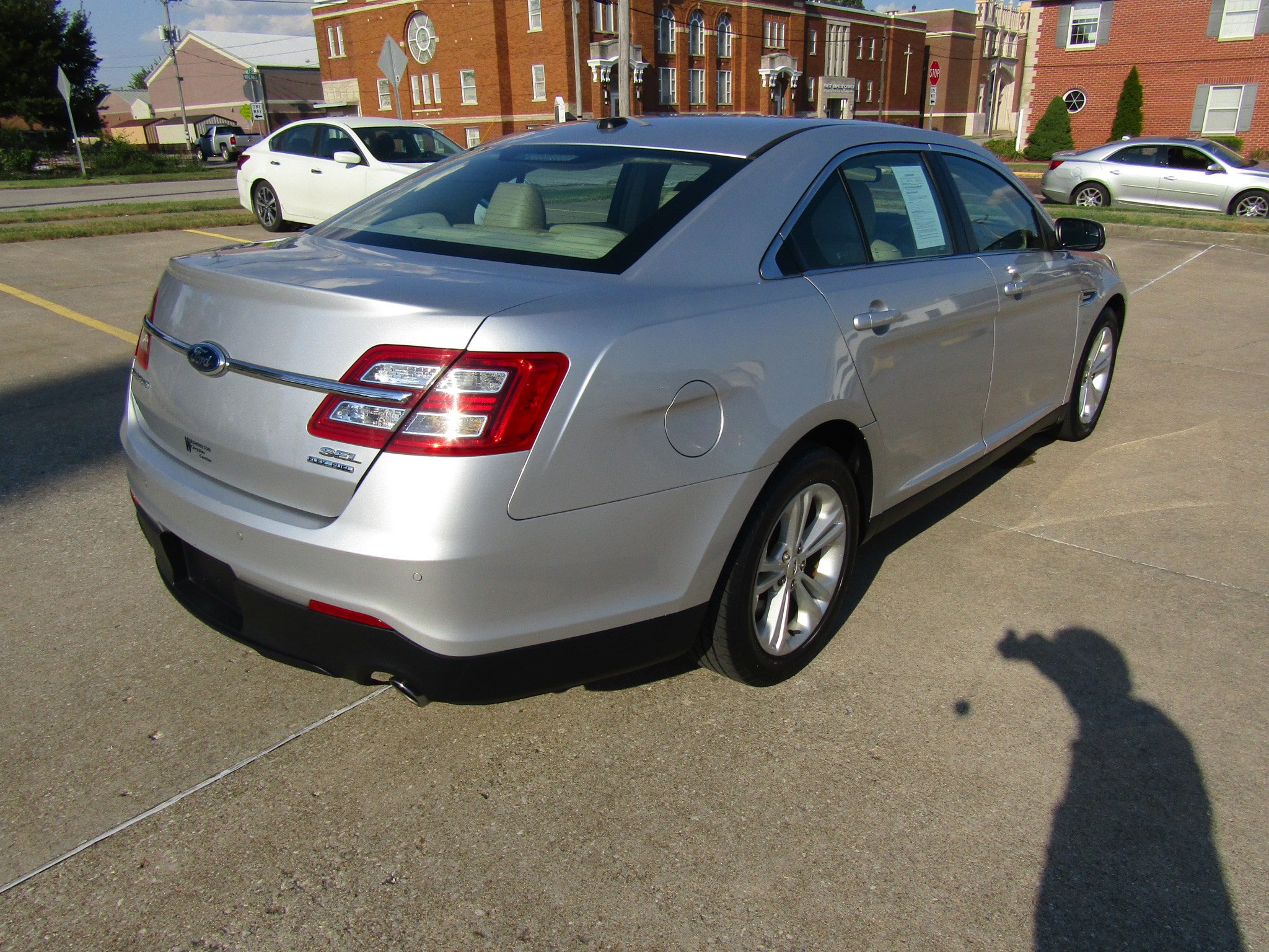 Used 2013 Ford Taurus SEL FWD image 3