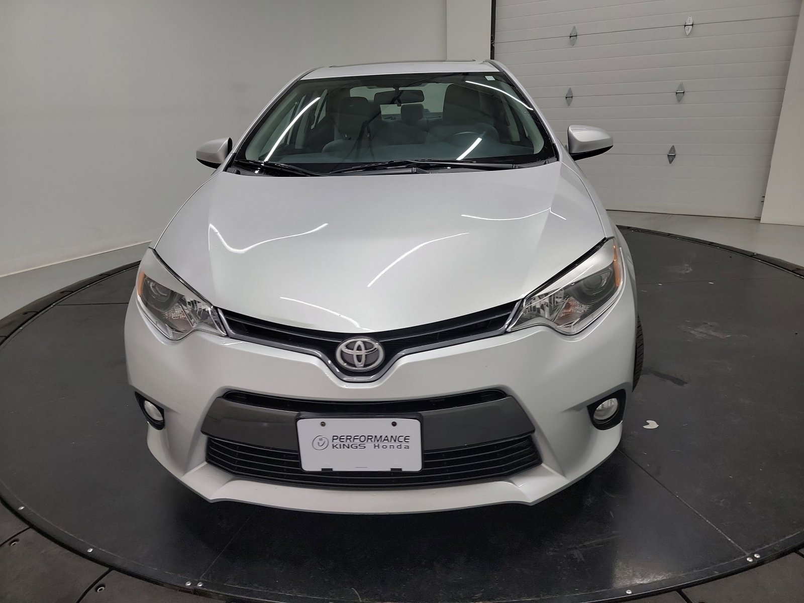 Used 2016 Toyota Corolla LE FWD image 2