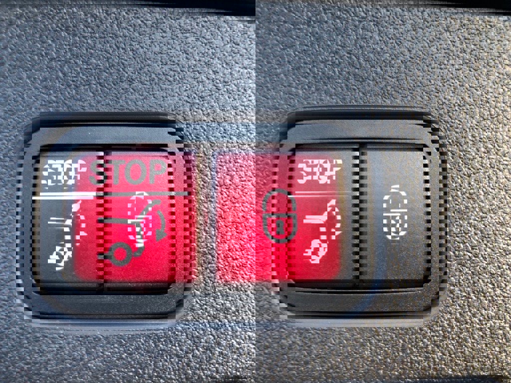 New 2026 Mercedes-Benz GLC 300 4MATIC image 38