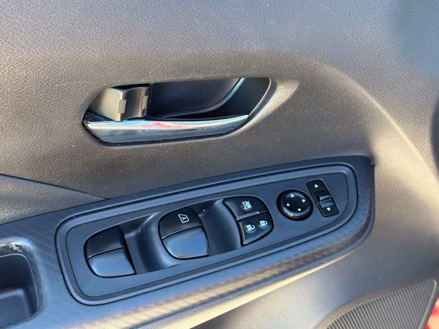 Used 2025 Nissan Versa SV FWD image 20