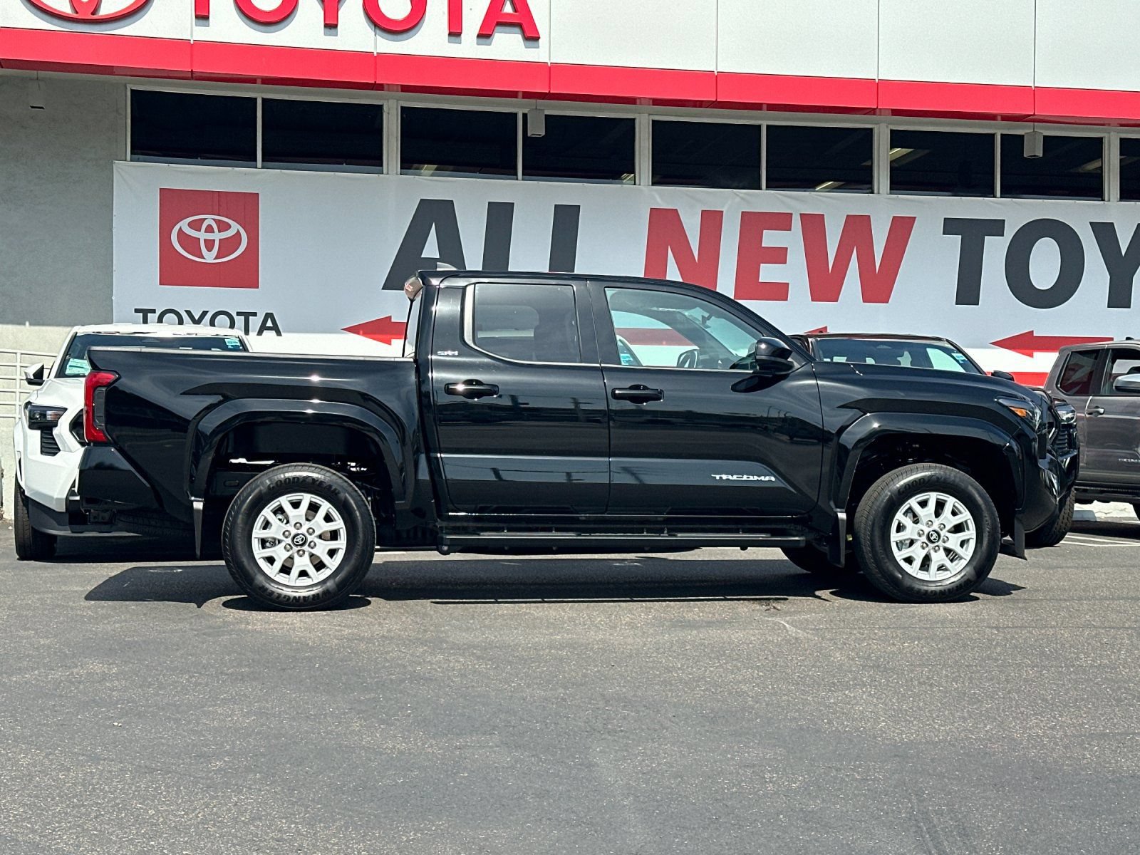 Used 2026 Toyota Tacoma SR5 RWD image 6