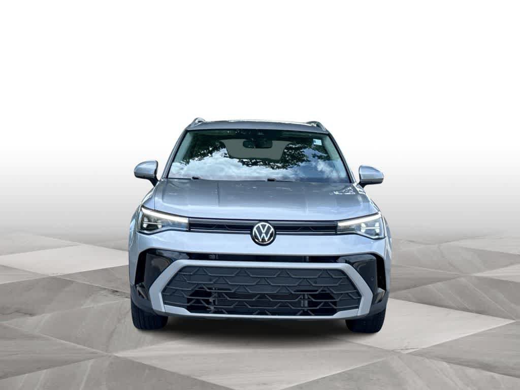 Used 2025 Volkswagen Taos SE FWD image 3