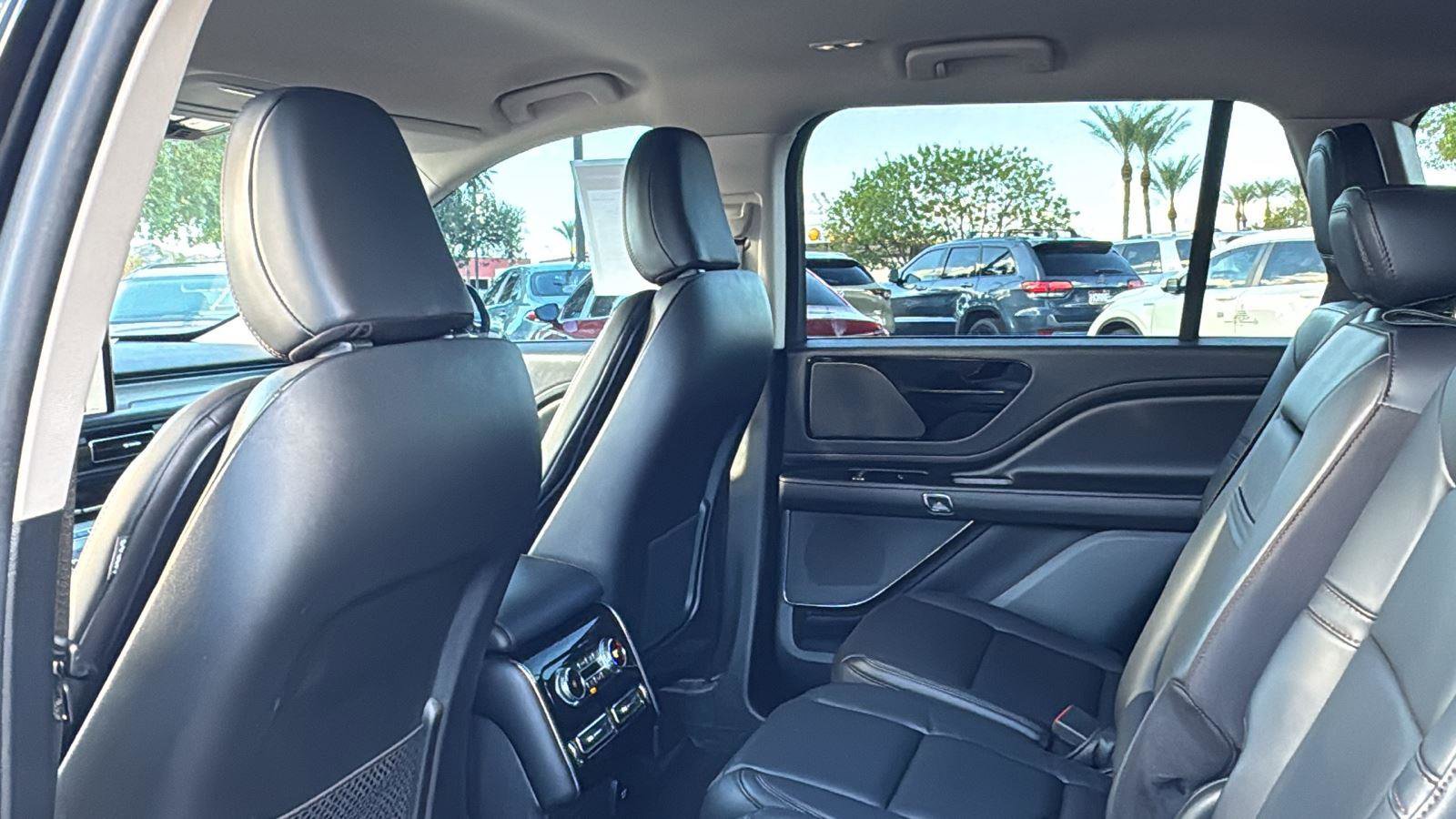 Used 2023 Lincoln Aviator 2WD w/ Class IV Trailer Tow Package image 23