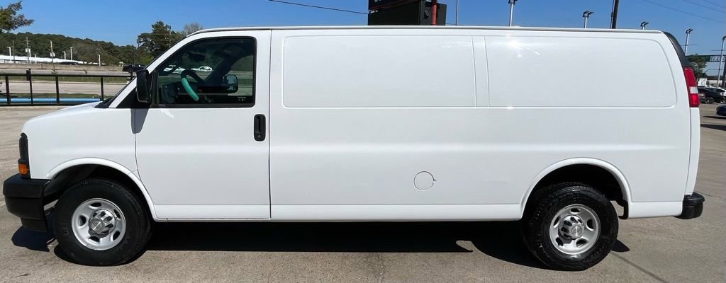 Used 2017 Chevrolet Express 2500 Extended image 8