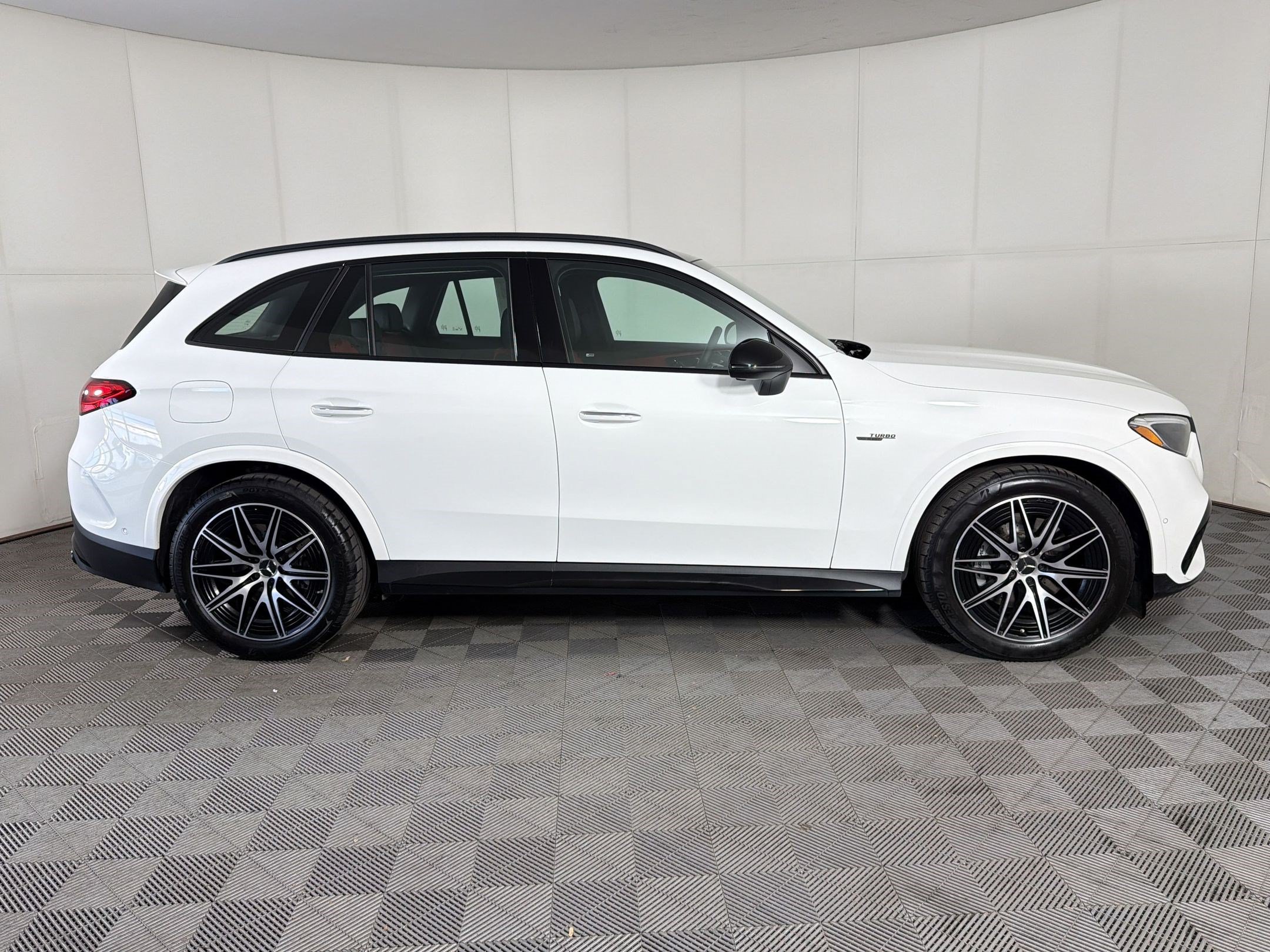 Certified 2025 Mercedes-Benz GLC 43 AMG 4MATIC image 8