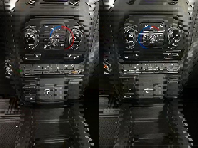 Used 2022 Chevrolet Silverado 1500 LT Trail Boss w/ LT Trail Boss Premium Package image 17