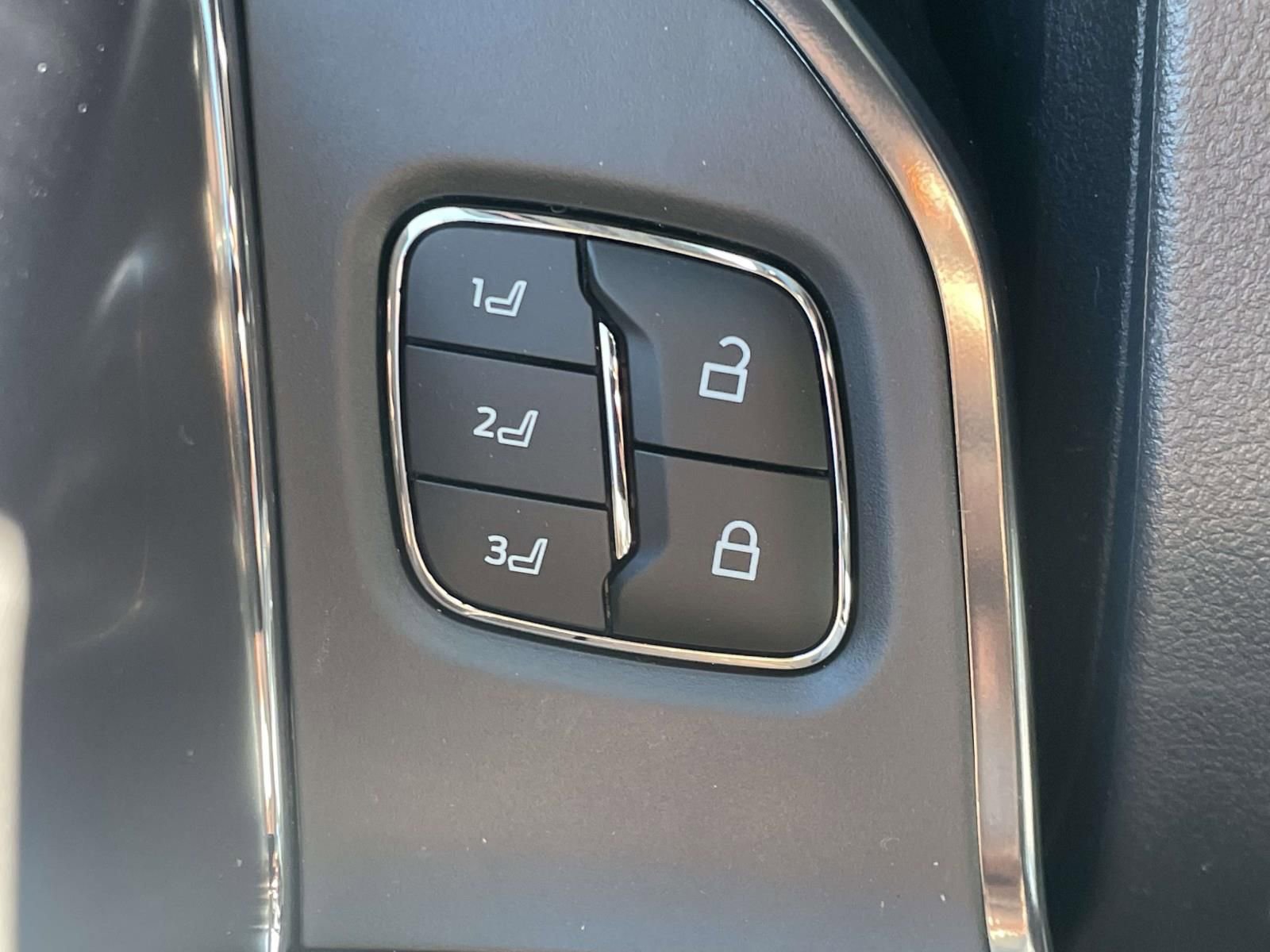 New 2026 Ford F250 Platinum image 19