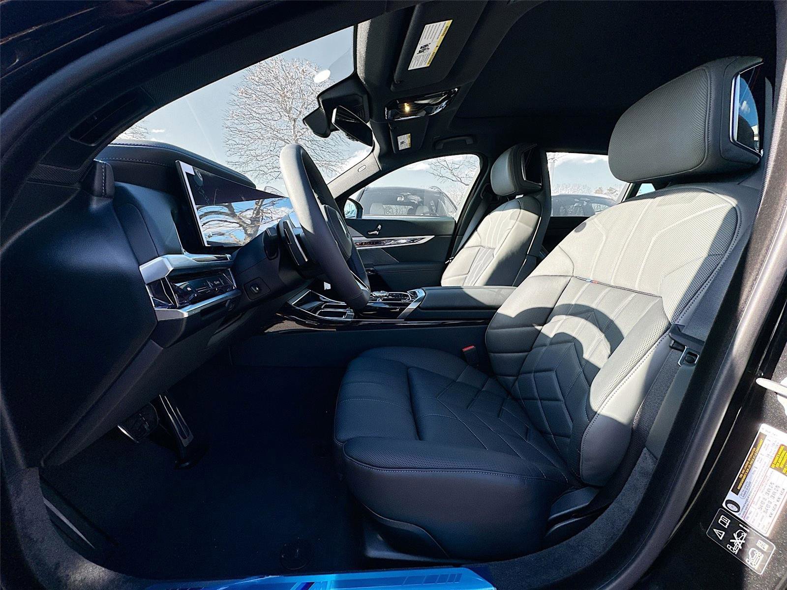 New 2026 BMW 760i xDrive w/ Executive Package image 19