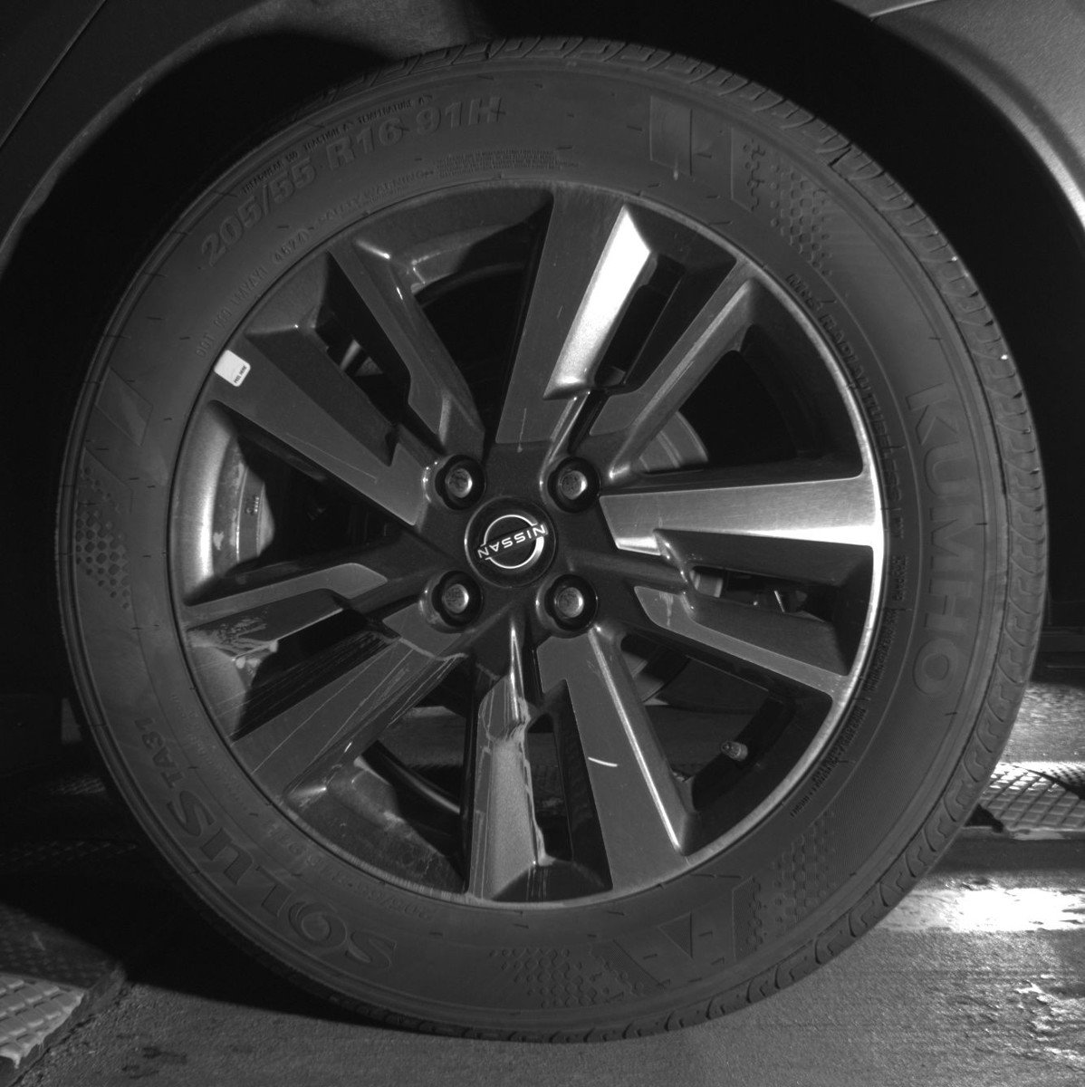 Used 2025 Nissan Versa SV image 14