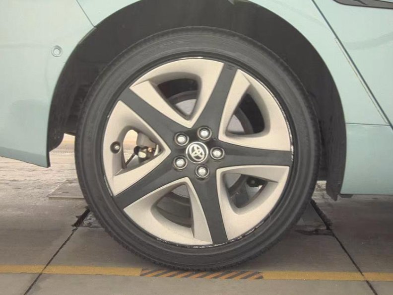 Used 2019 Toyota Prius Limited image 13