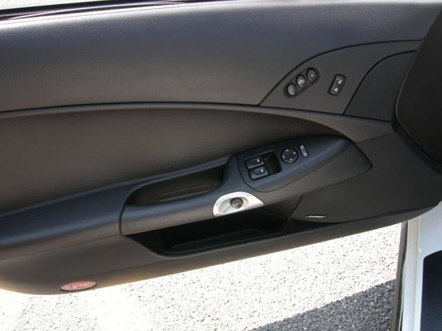 Used 2006 Chevrolet Corvette Convertible w/ Preferred Equipment Group RWD image 12